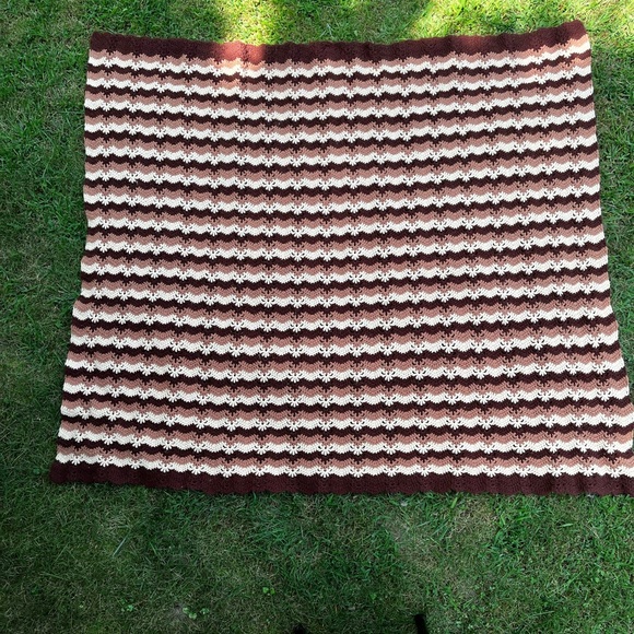 Autumn Vintage Crochet Grannycore Witchy Cozy Blanket - Picture 7 of 7